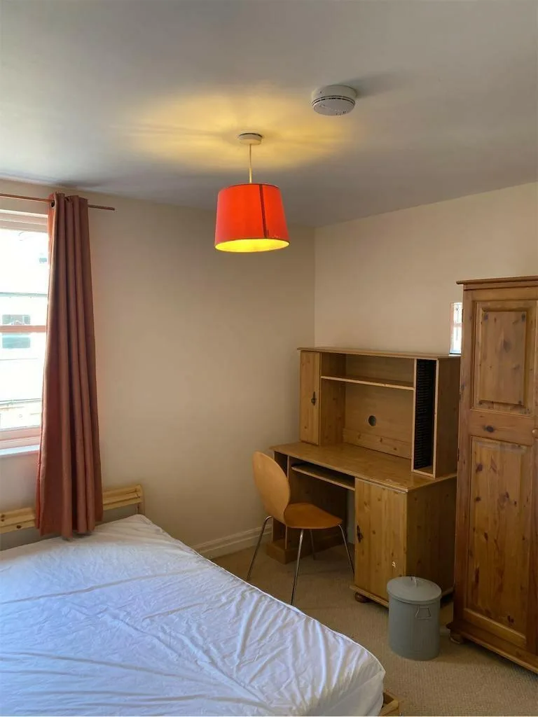 6 bedroom terraced house for rent