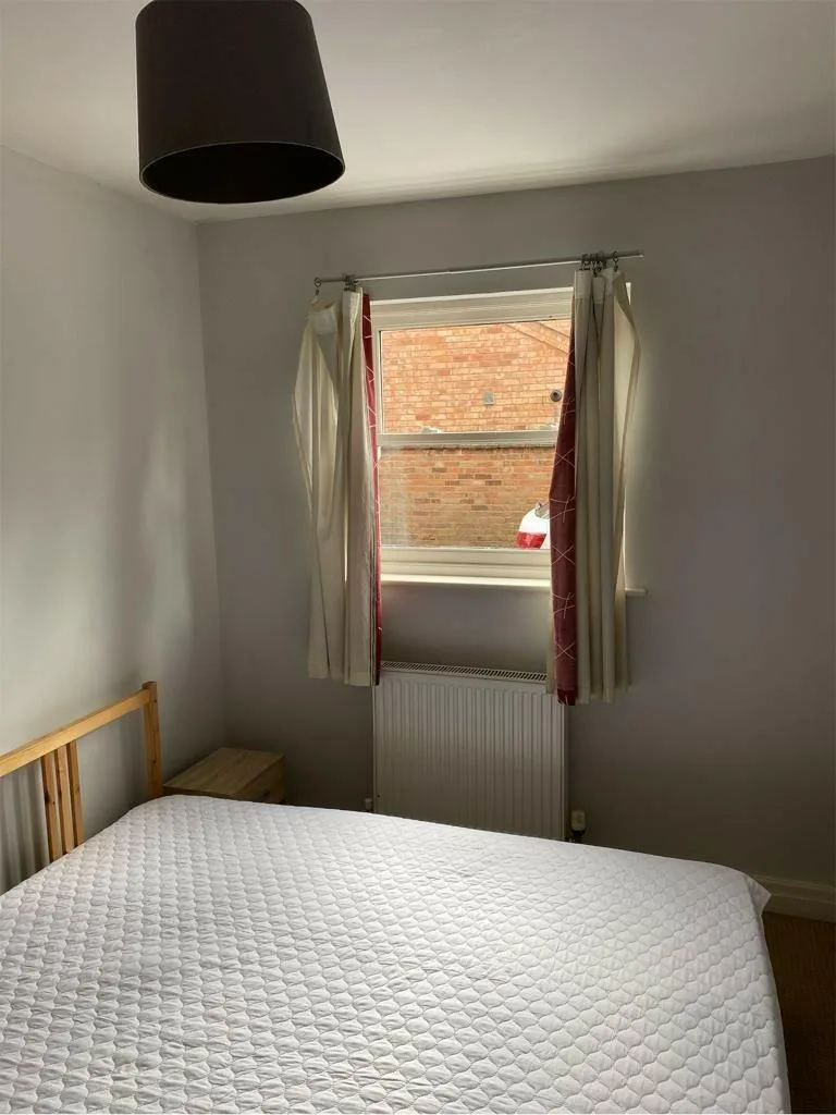 6 bedroom terraced house for rent