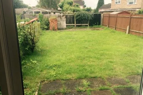4 bedroom semi-detached house for rent