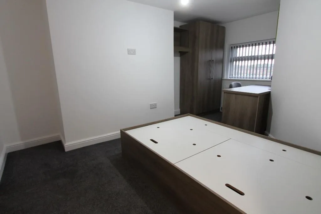 4 bedroom flat for rent