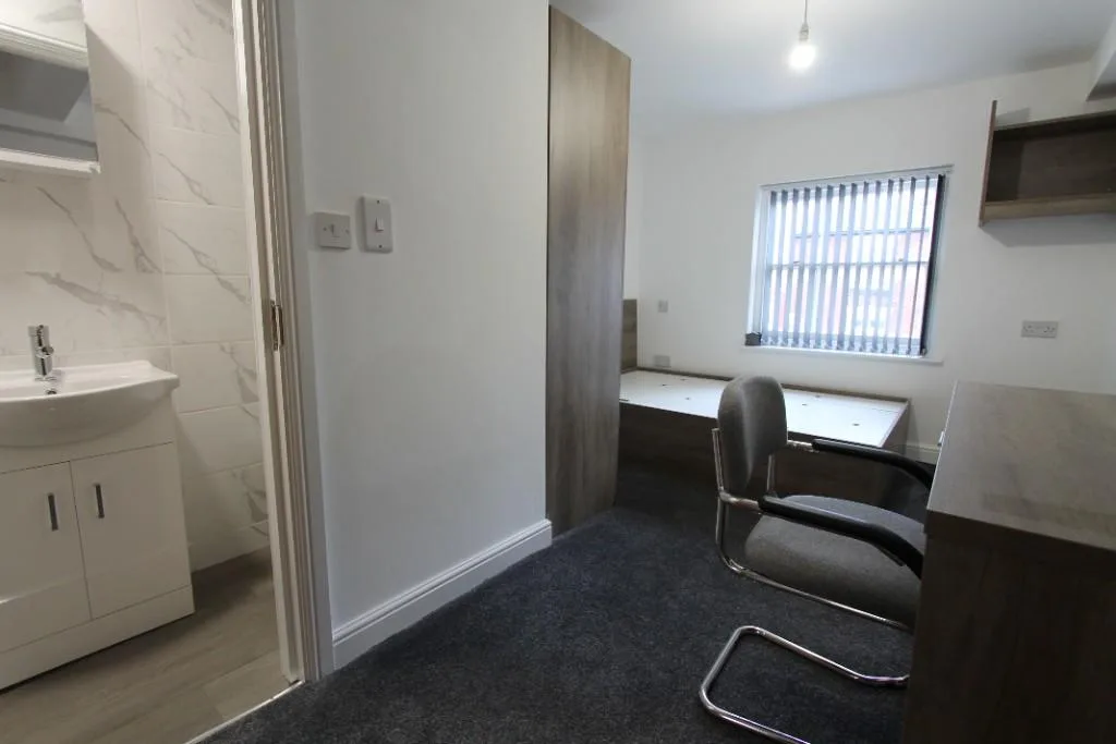 4 bedroom flat for rent