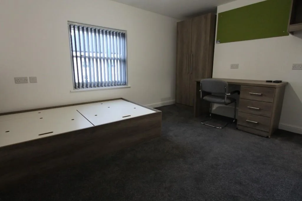 4 bedroom flat for rent