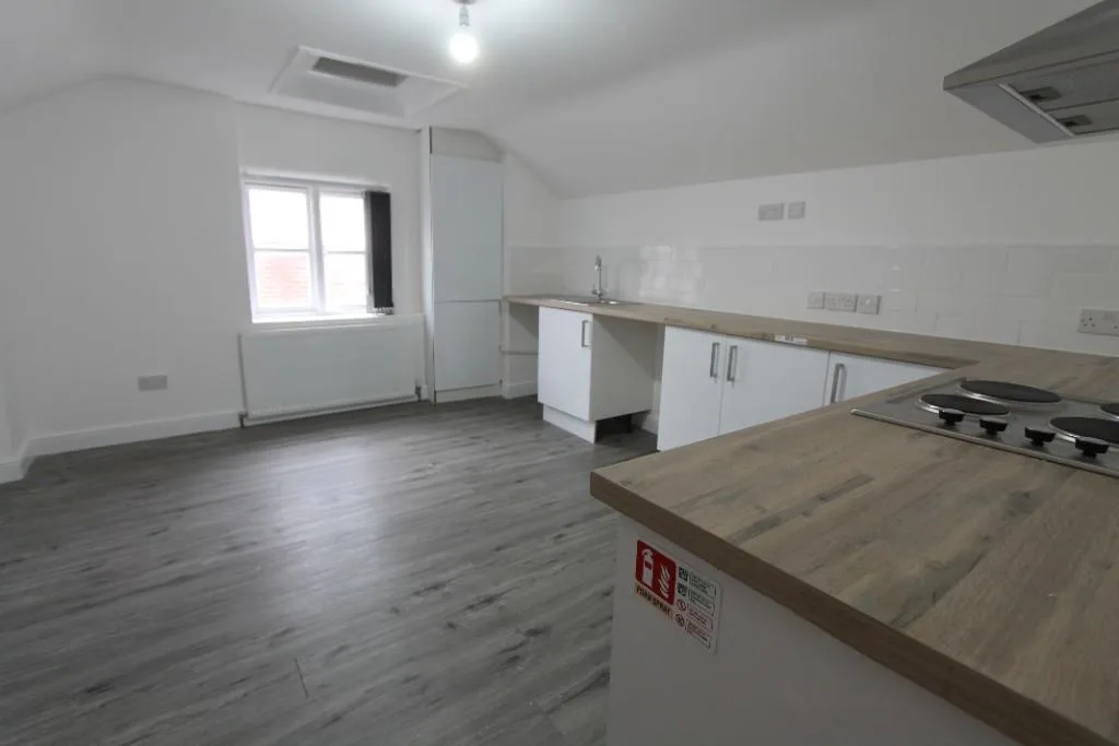 4 bedroom flat for rent