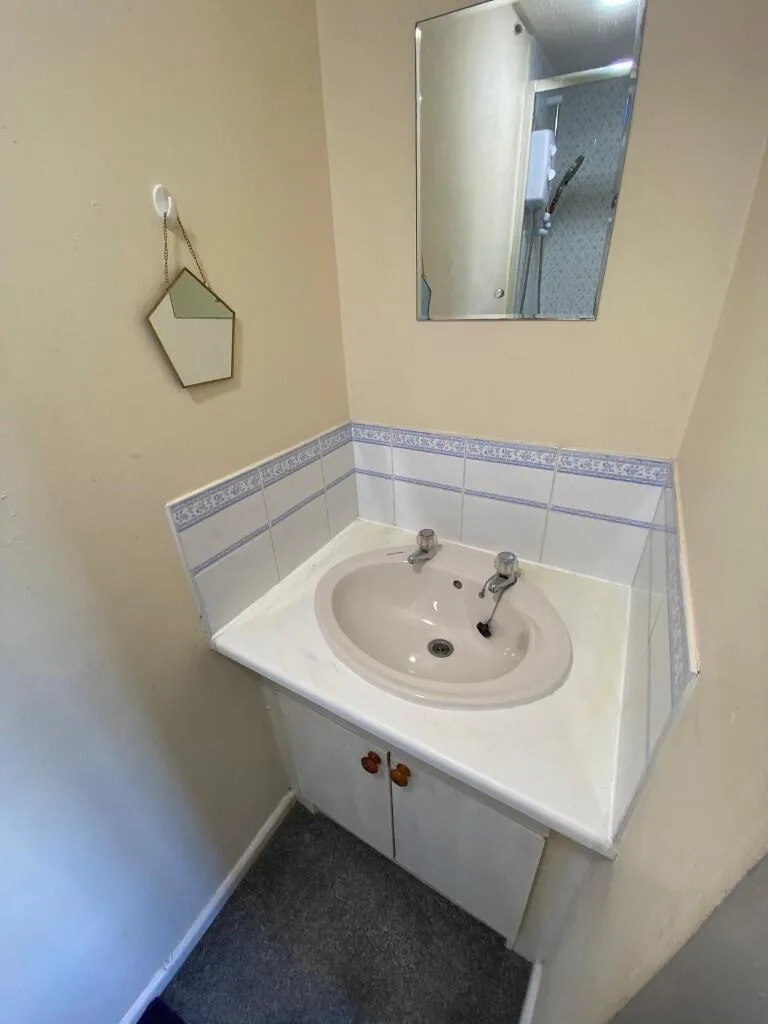 2 bedroom semi-detached house for rent