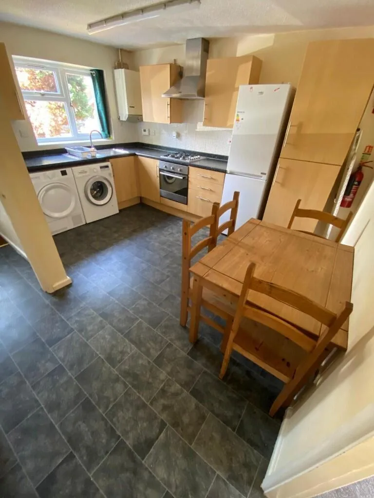 2 bedroom semi-detached house for rent