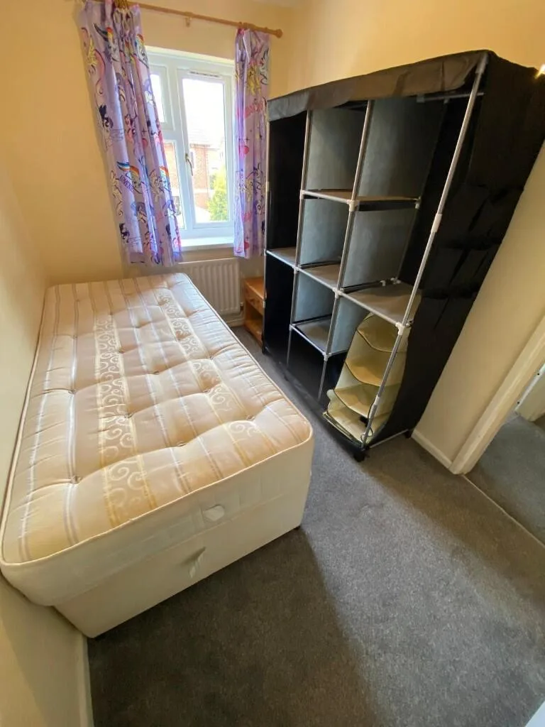 2 bedroom semi-detached house for rent