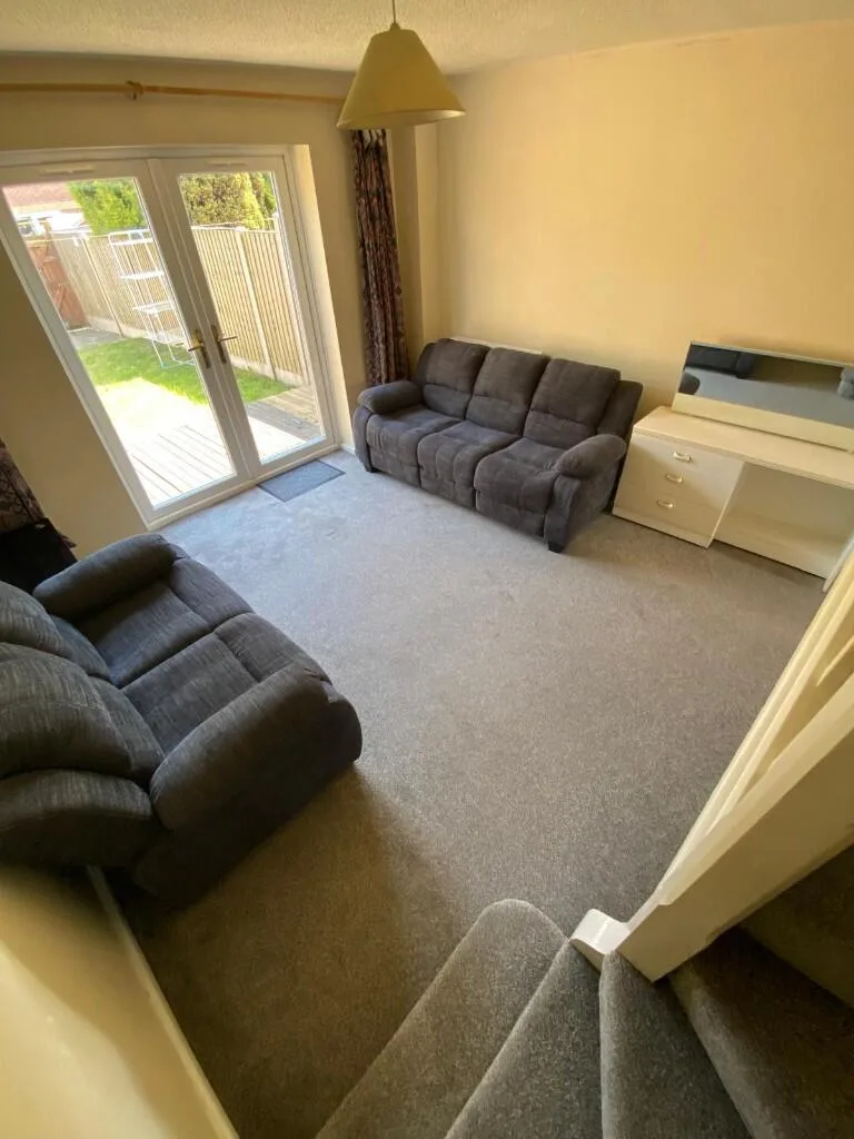 2 bedroom semi-detached house for rent