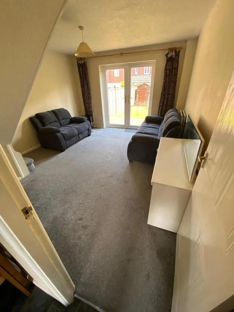 2 bedroom semi-detached house for rent