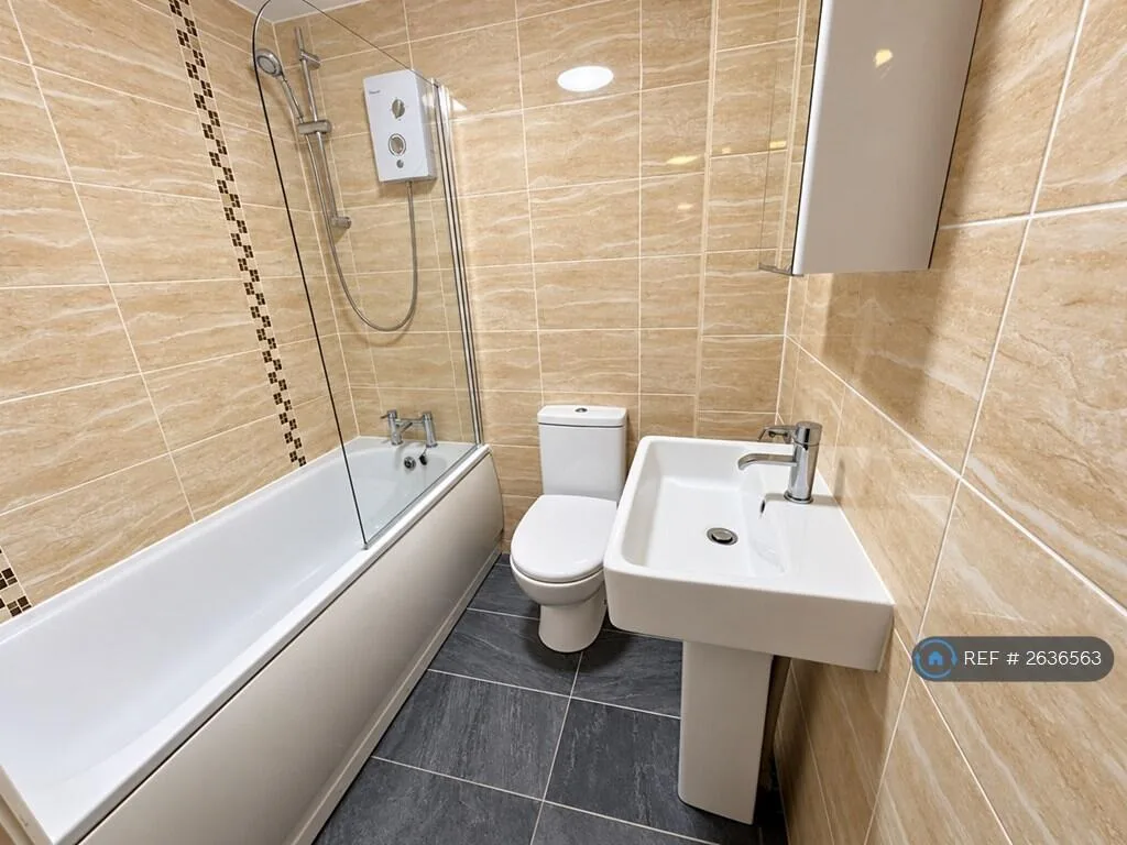4 bedroom flat for rent