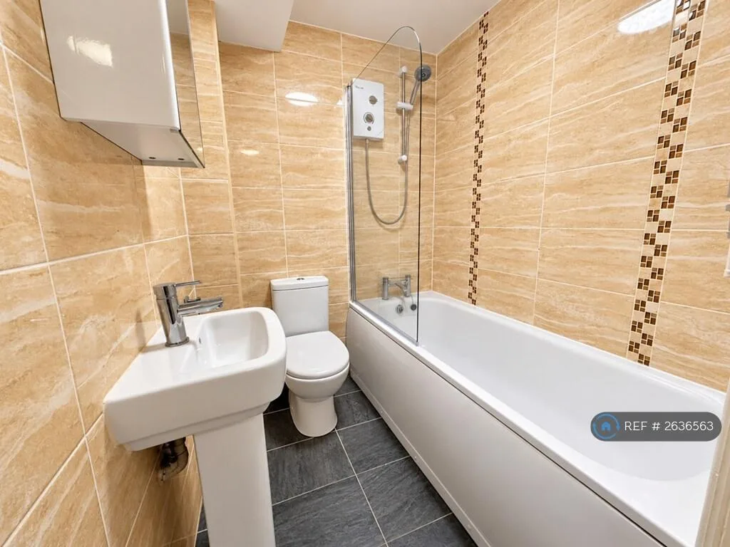 4 bedroom flat for rent