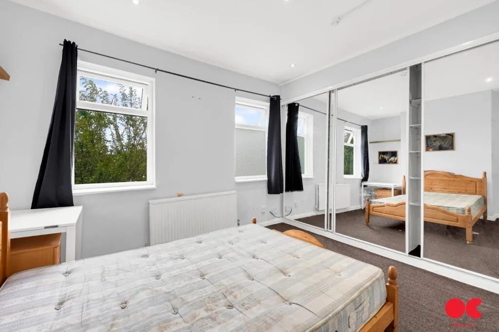 4 bedroom end of terrace house for rent