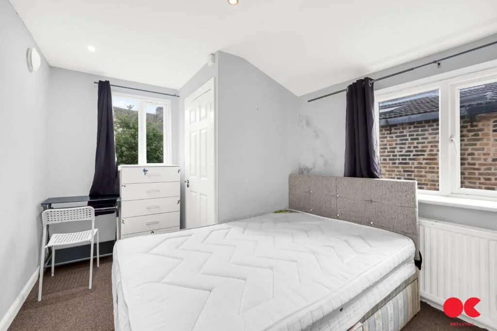 4 bedroom end of terrace house for rent