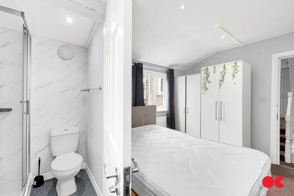 4 bedroom end of terrace house for rent