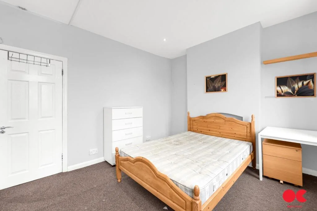4 bedroom end of terrace house for rent