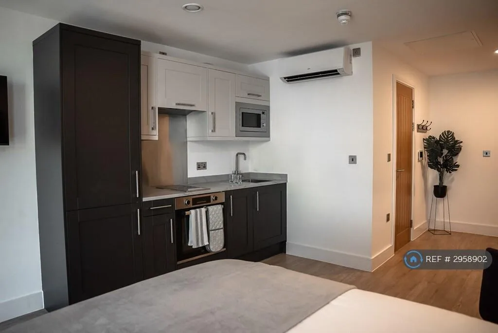 Studio flat for rent