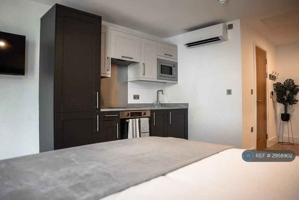 Studio flat for rent