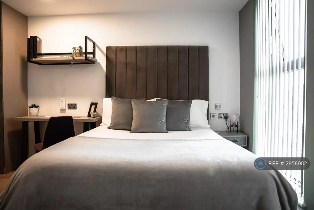 Studio flat for rent