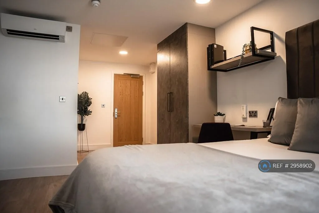 Studio flat for rent