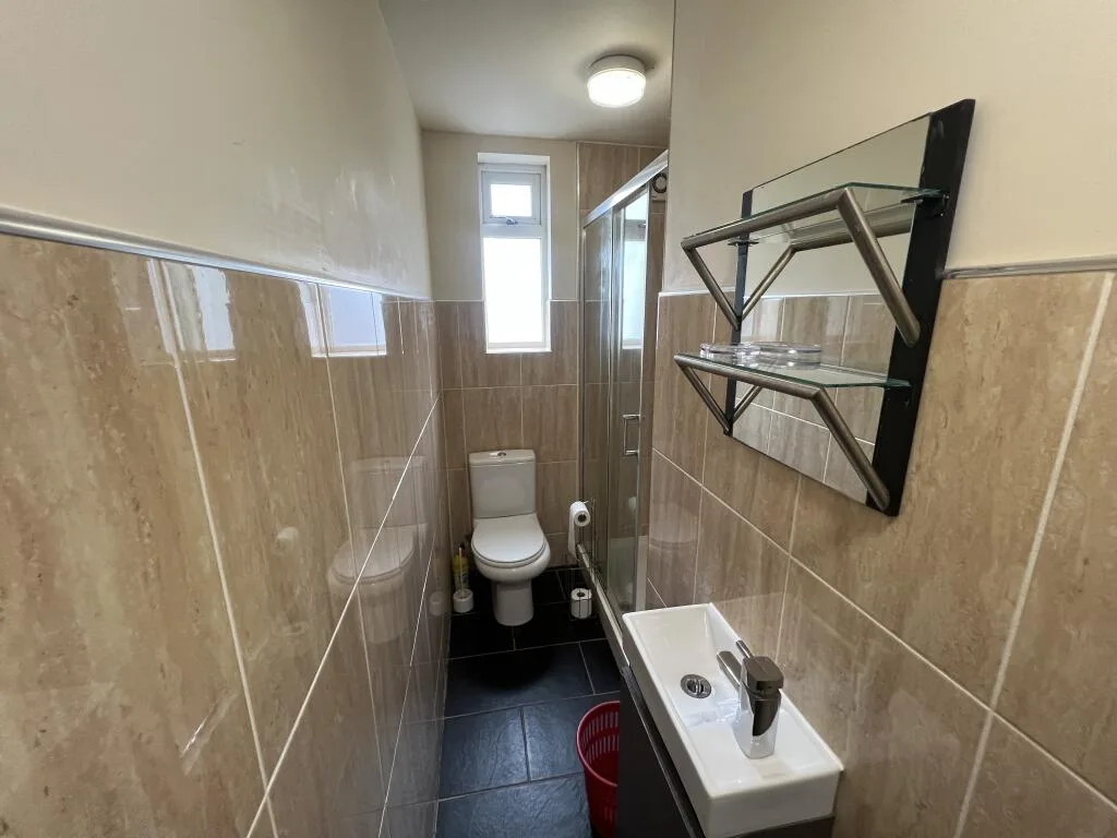 6 bedroom house for rent