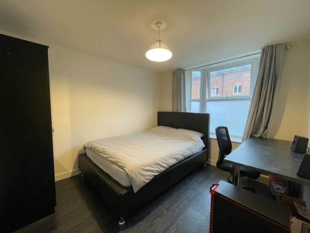 6 bedroom house for rent