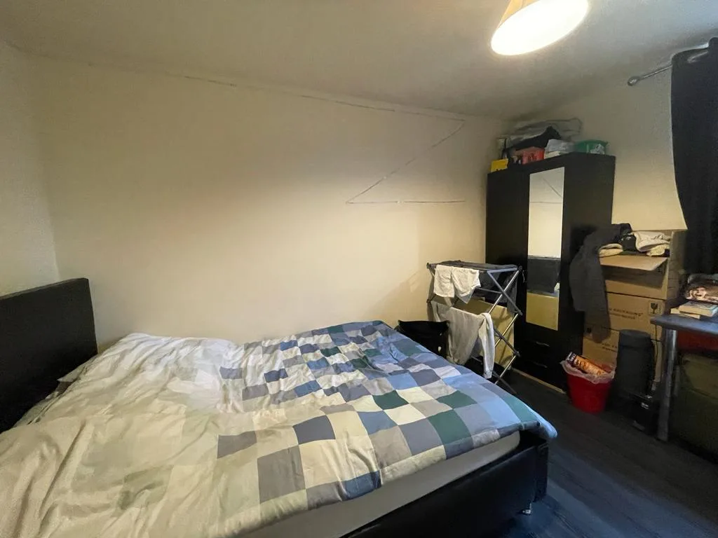 6 bedroom house for rent