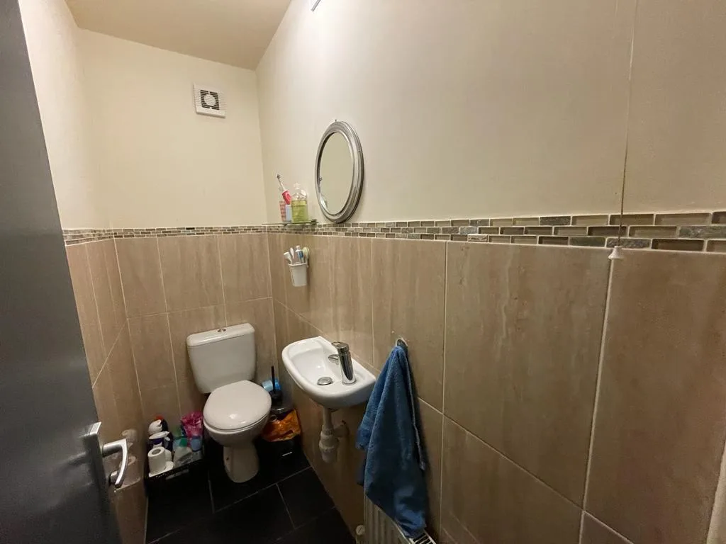 6 bedroom house for rent
