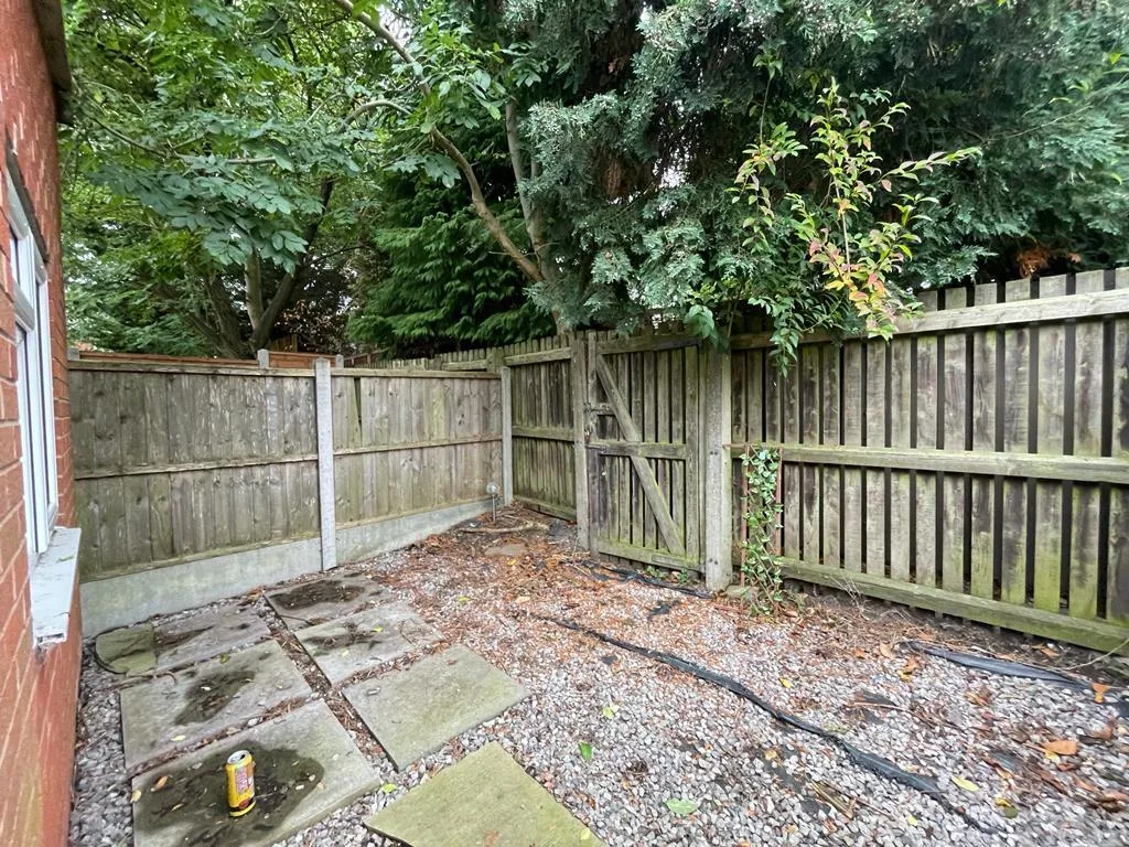 6 bedroom house for rent