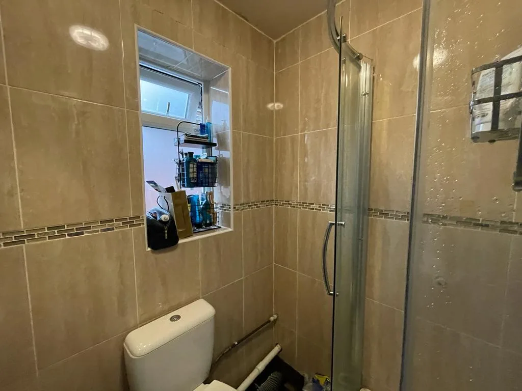 6 bedroom house for rent