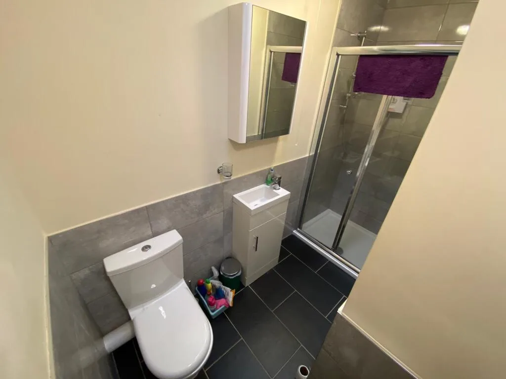 6 bedroom house for rent