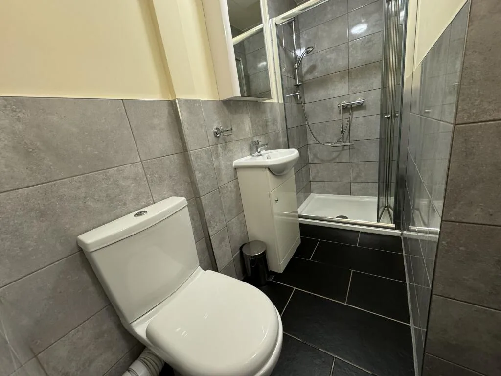6 bedroom house for rent