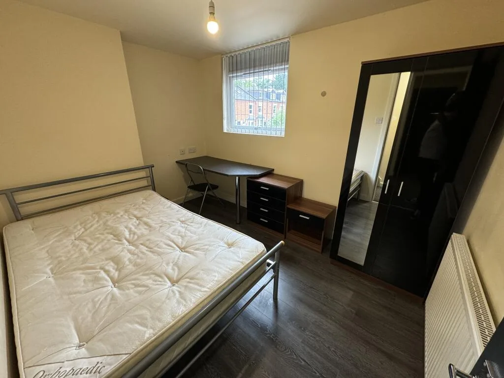 6 bedroom house for rent