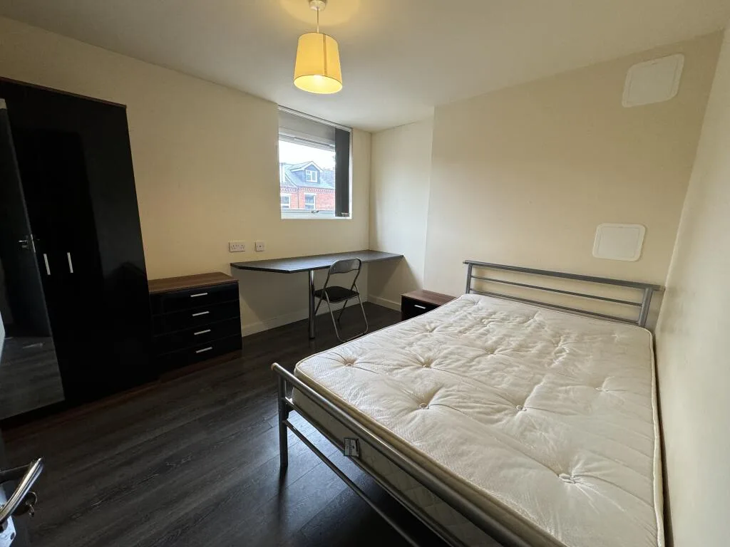 6 bedroom house for rent