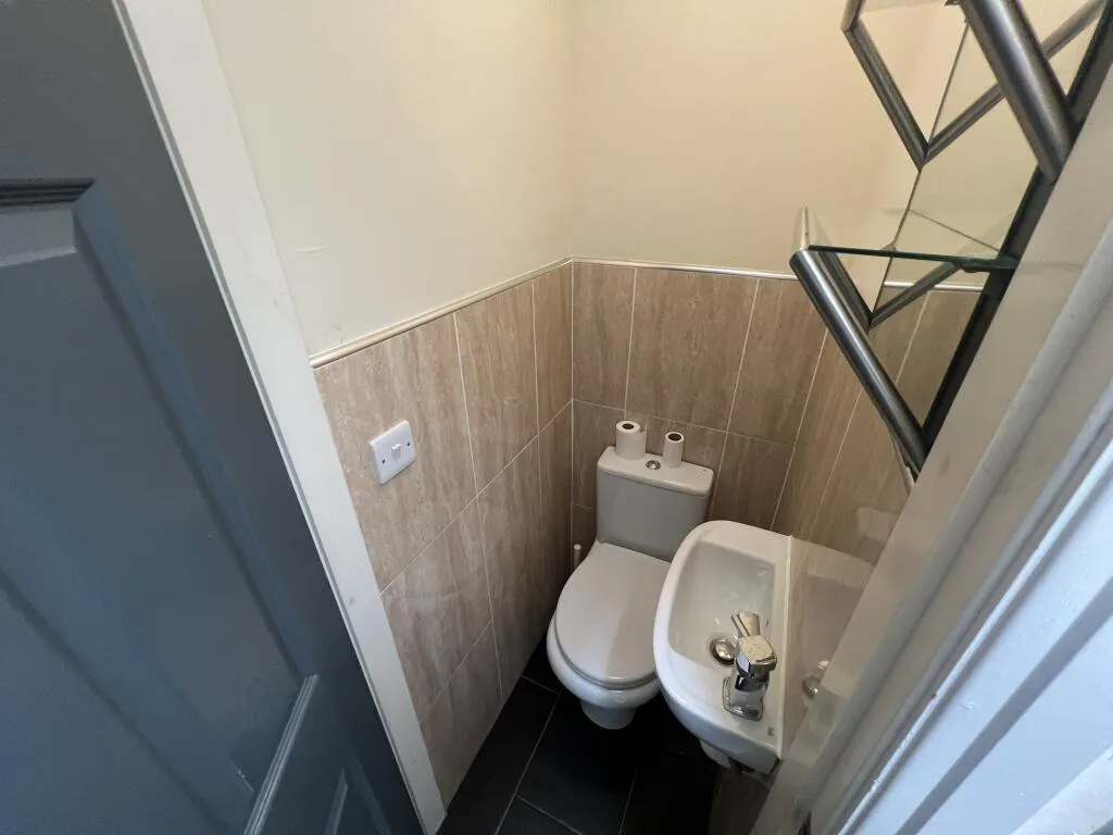 6 bedroom house for rent