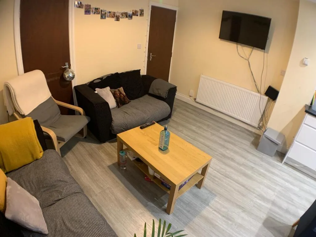 5 bedroom house for rent