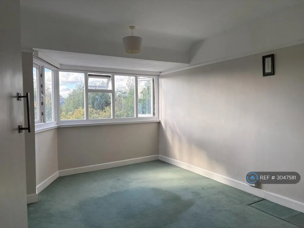 3 bedroom semi-detached house for rent