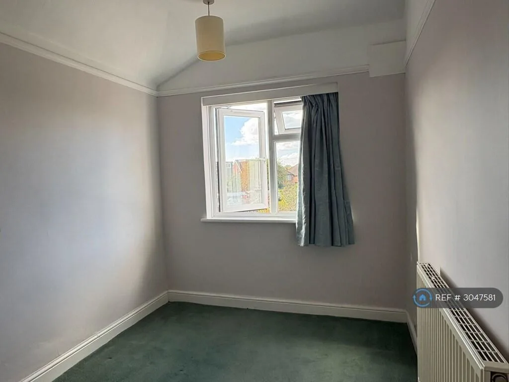 3 bedroom semi-detached house for rent