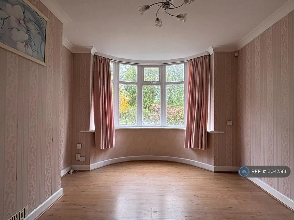 3 bedroom semi-detached house for rent