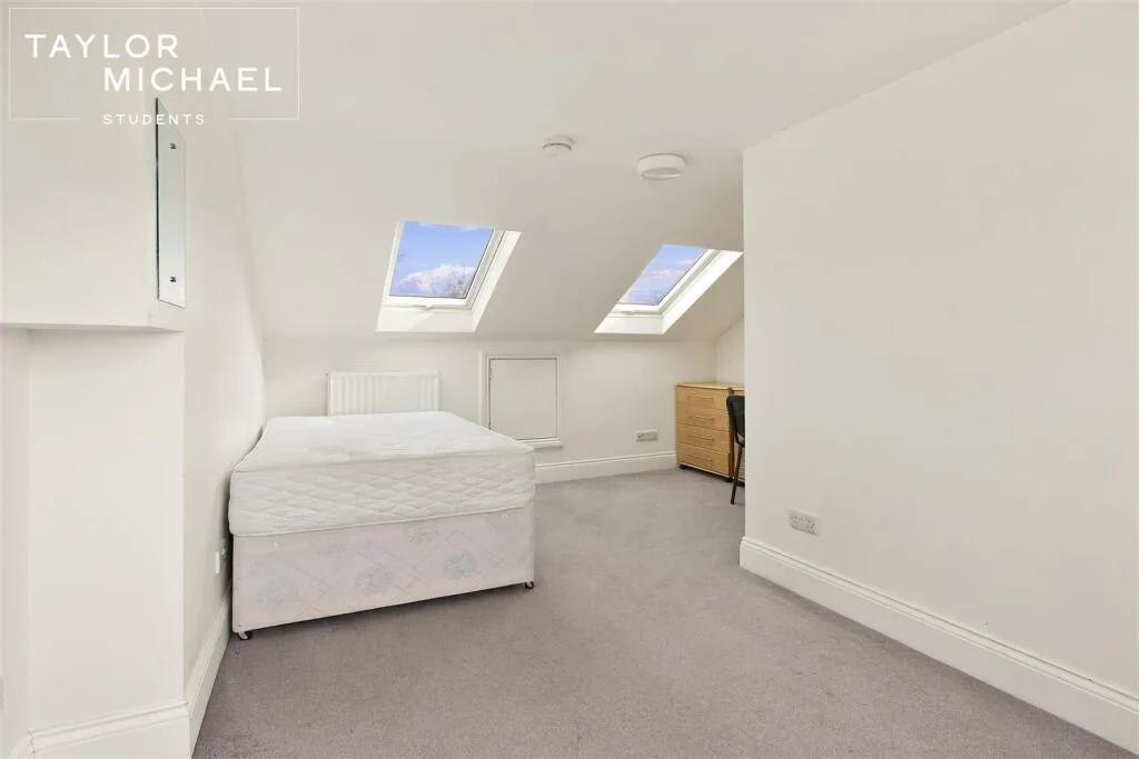 6 bedroom terraced house for rent