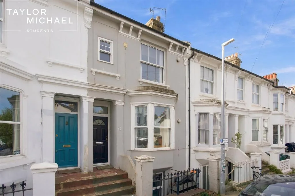 6 bedroom terraced house for rent