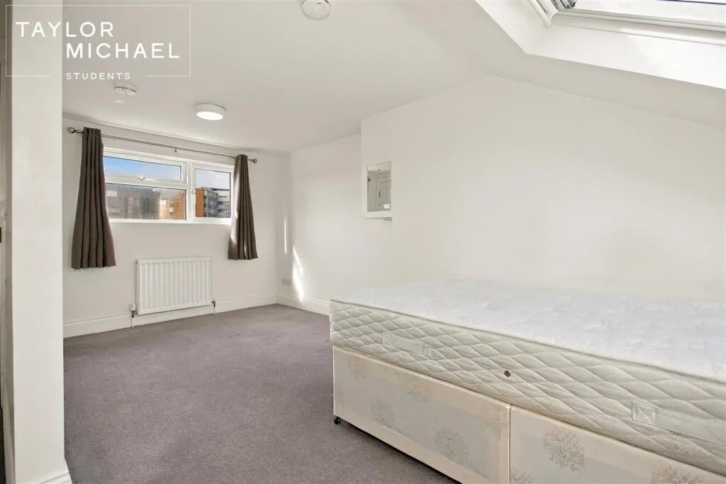 6 bedroom terraced house for rent