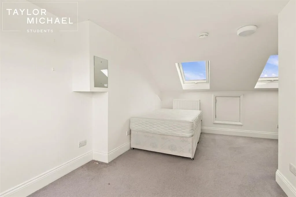 6 bedroom terraced house for rent