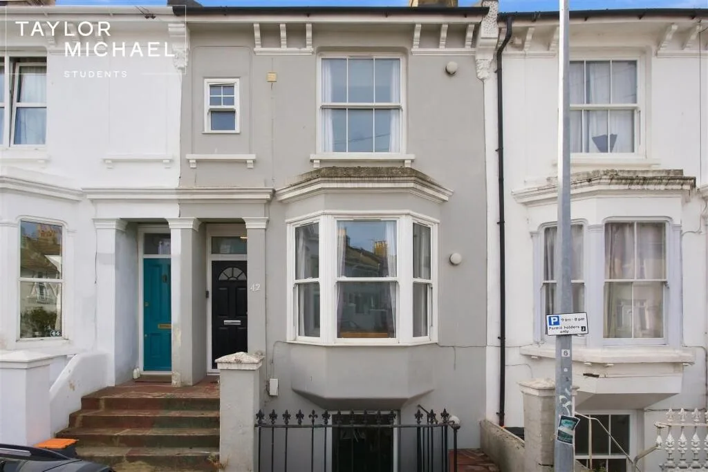 6 bedroom terraced house for rent