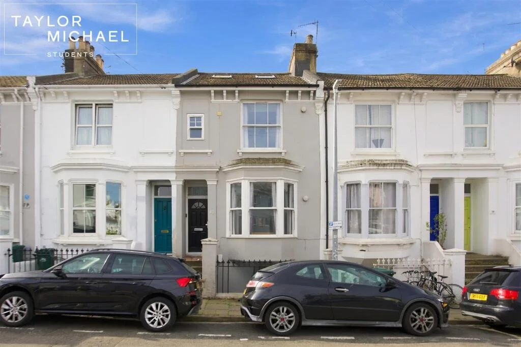 6 bedroom terraced house for rent