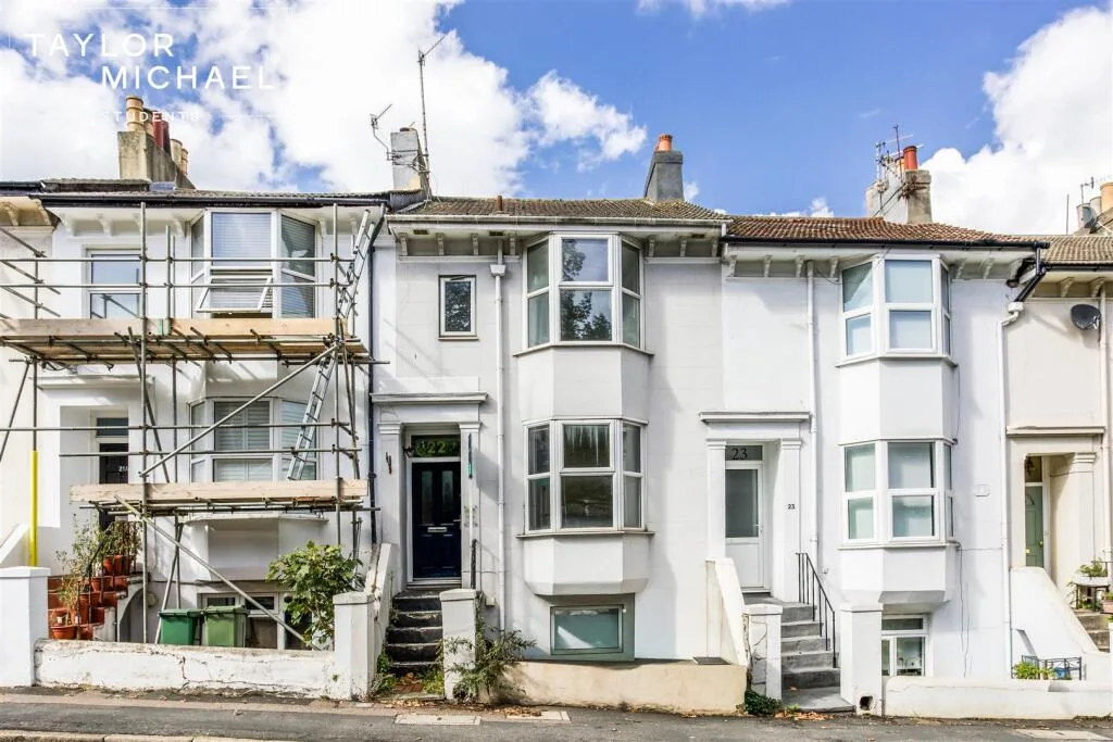 6 bedroom terraced house for rent