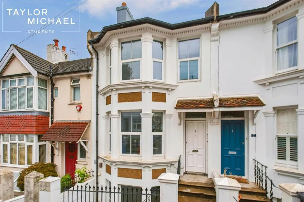 6 bedroom terraced house for rent