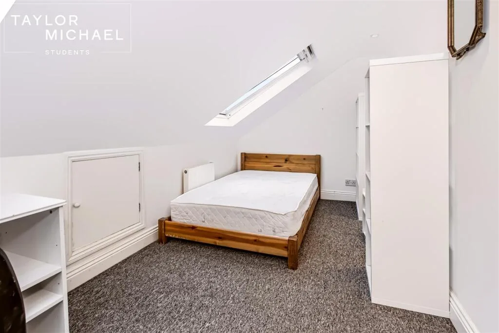 6 bedroom terraced house for rent