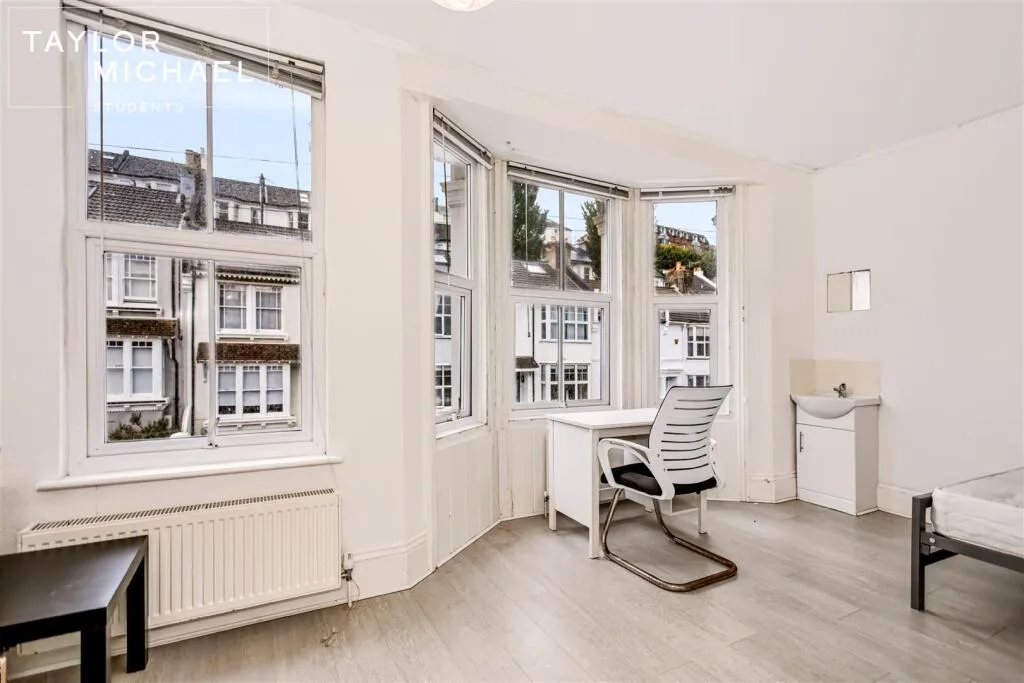 6 bedroom terraced house for rent