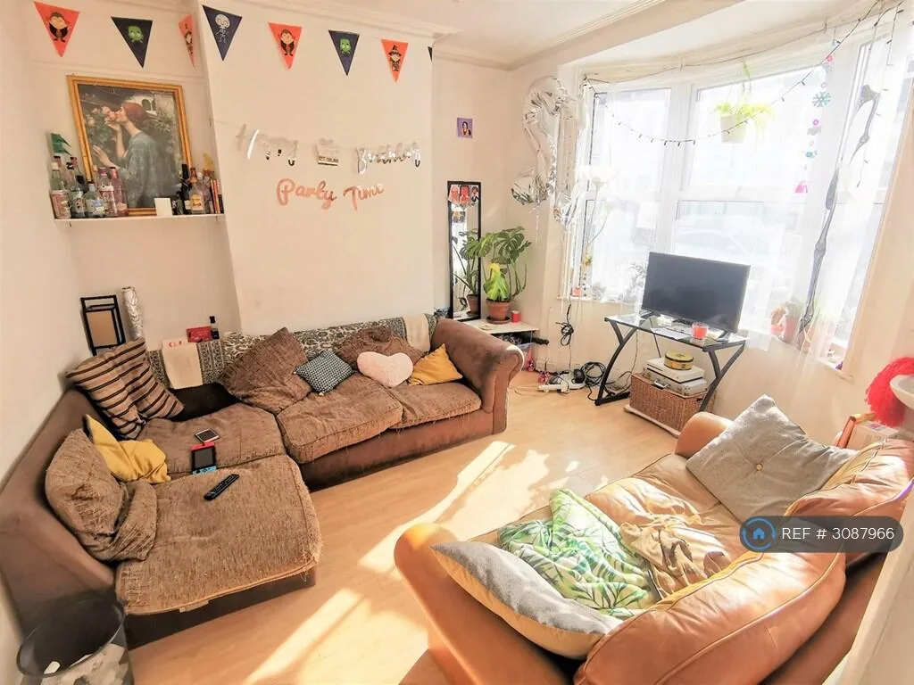 6 bedroom terraced house for rent