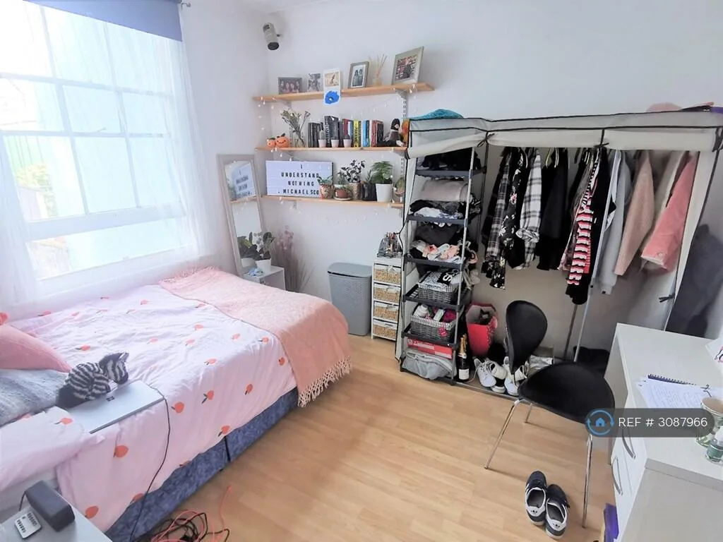 6 bedroom terraced house for rent