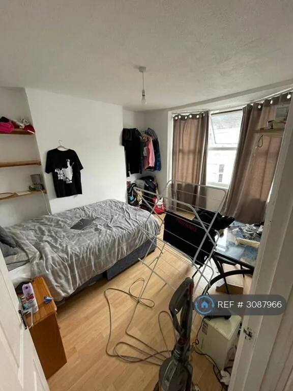 6 bedroom terraced house for rent